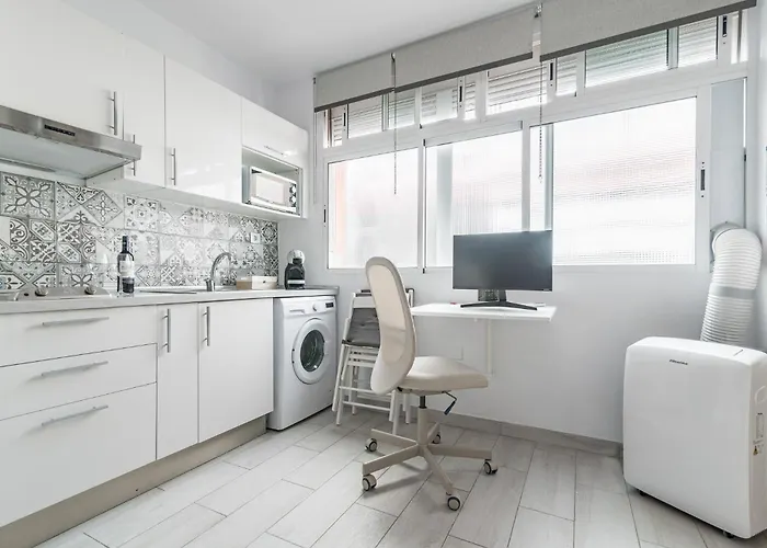 Minimalist & Exterior Next To The Apartamento