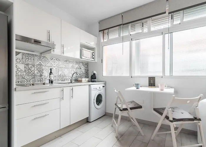 Minimalist & Exterior Next To The * 大加那利岛拉斯帕尔马斯